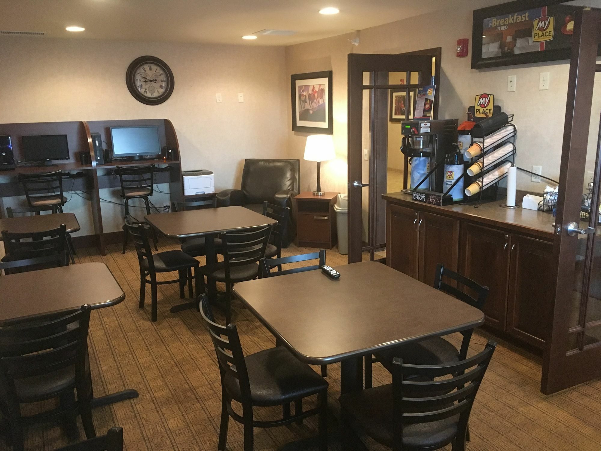 My Place Hotel-dickinson, Nd 2*